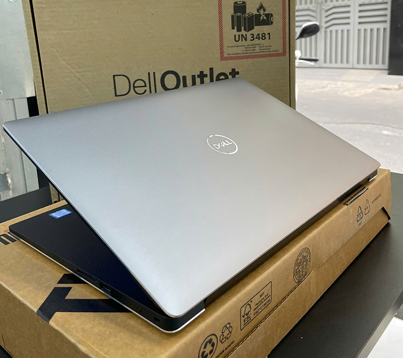 Dell Precision 5540 – i9-9980HK, RAM 32GB, 4K Touch, Giá Chỉ 13.8 Triệu 6 Dell Precision 5540 – Workstation cao cấp, i9-9980HK, RAM 32GB, SSD 512GB, GPU Quadro T2000, màn hình 4K cảm ứng, giá chỉ 13.8 triệu.