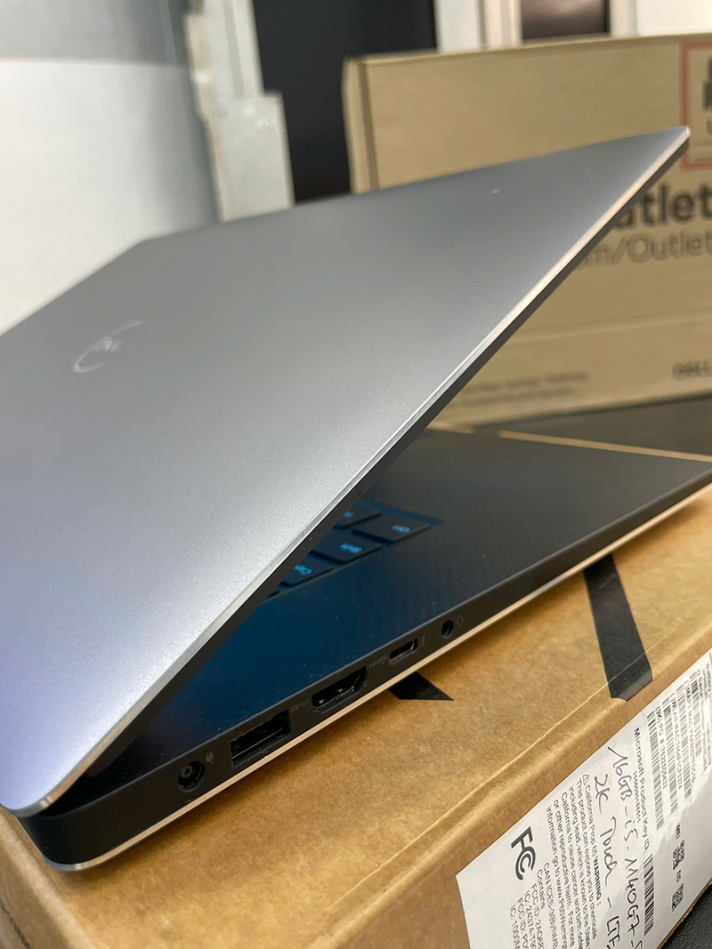 Dell Precision 5540 – i9-9980HK, RAM 32GB, 4K Touch, Giá Chỉ 13.8 Triệu 3 Dell Precision 5540 – Workstation cao cấp, i9-9980HK, RAM 32GB, SSD 512GB, GPU Quadro T2000, màn hình 4K cảm ứng, giá chỉ 13.8 triệu.