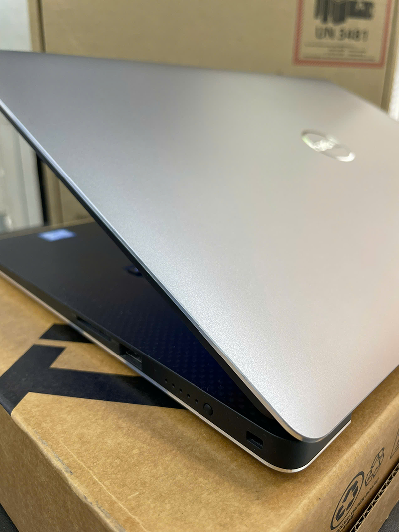 Dell Precision 5540 – i9-9980HK, RAM 32GB, 4K Touch, Giá Chỉ 13.8 Triệu 4 Dell Precision 5540 – Workstation cao cấp, i9-9980HK, RAM 32GB, SSD 512GB, GPU Quadro T2000, màn hình 4K cảm ứng, giá chỉ 13.8 triệu.