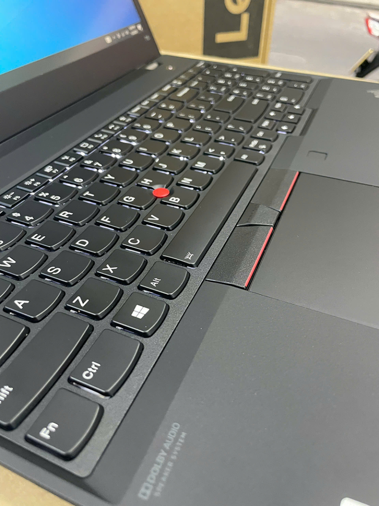 ThinkPad T15 – Laptop ThinkPad 15.6", i5-10310U, RAM 16GB, SSD 512GB, màn hình FullHD cảm ứng, phím số tiện dụng, giá chỉ 8.8 triệu.