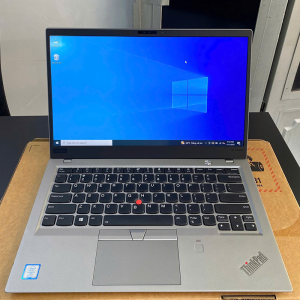 ThinkPad X1 Carbon Gen 6 Silver, Intel i7-8650U, RAM 16GB, SSD 256GB, màn hình 2K sắc nét, trọng lượng 1.1kg, mở khóa khuôn mặt & vân tay, giá chỉ 8.5 triệu.