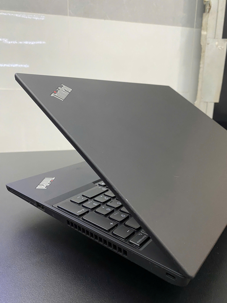 ThinkPad T15 Gen 2 laptop doanh nhân giá tốt tại Nextgold.