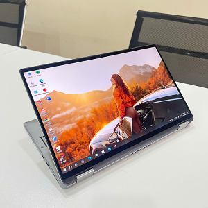 Dell Latitude 7400 2-in-1, laptop xoay gập 360° với cấu hình Intel Core i7/i5, 16GB RAM, 512GB SSD, màn hình FullHD cảm ứng. Tính năng bảo mật với nhận diện khuôn mặt và vân tay. Giá từ 8.800.000 VNĐ.